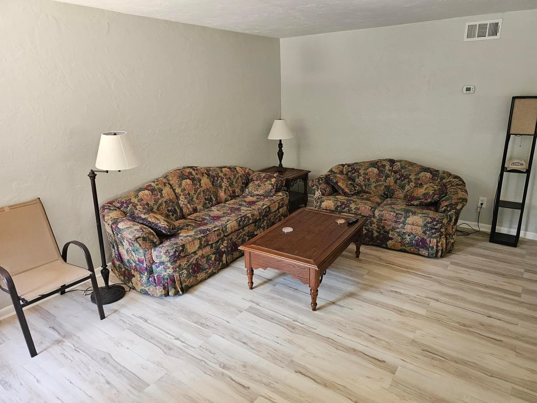 Photo of Unit J8 at 3124 SE Us Highway 441