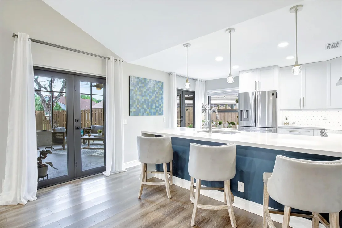 Photo of 2083 Augusta