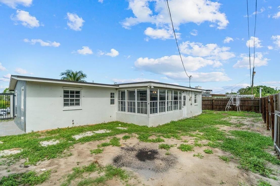 Photo of 1446 Hillcrest Drive