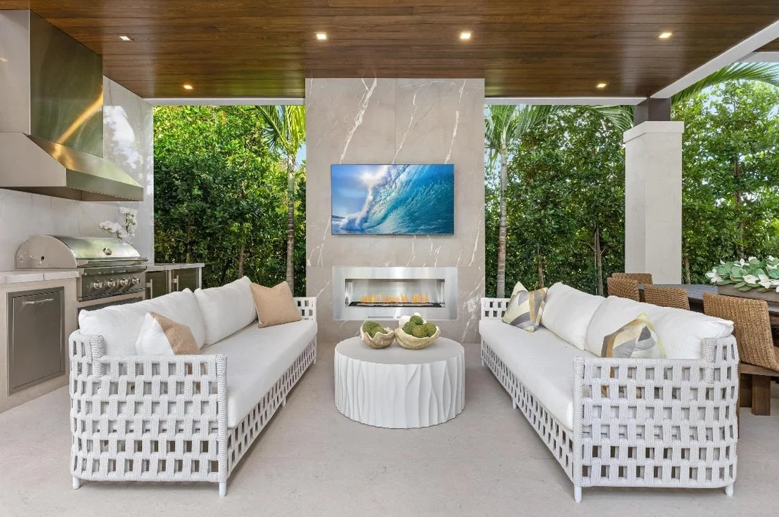 Photo of 2498 Queen Palm Road