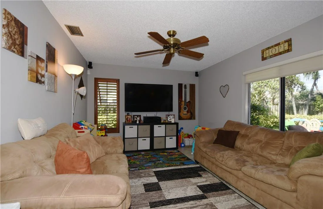 Photo of 562 NW 45th Way