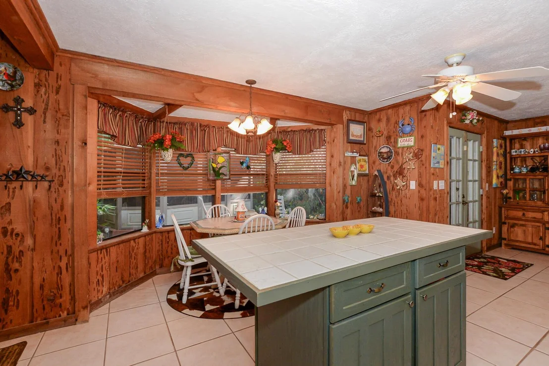 Photo of 576 SW Rustic Circle