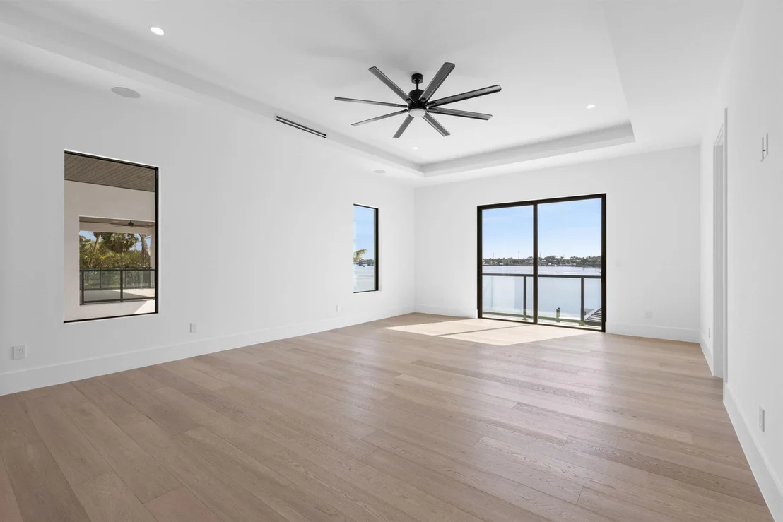 Photo of 88 W Riverside Drive