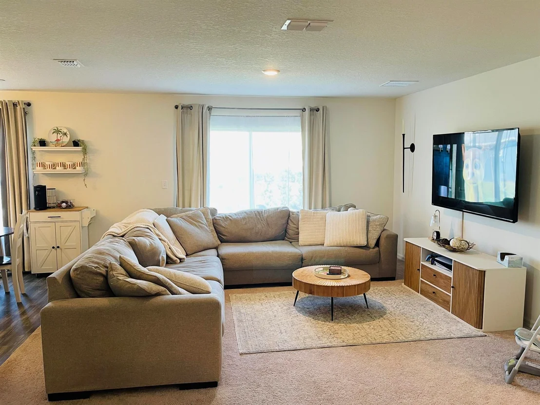 Photo of 787 SE 25th Drive