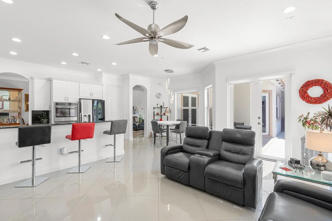 Photo of 9130 Edgewater Bend