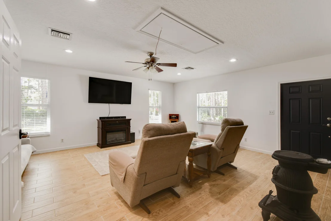 Photo of 13019 156th Street N