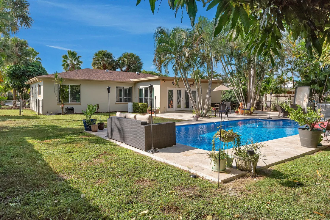 Photo of 327 Ellamar Road