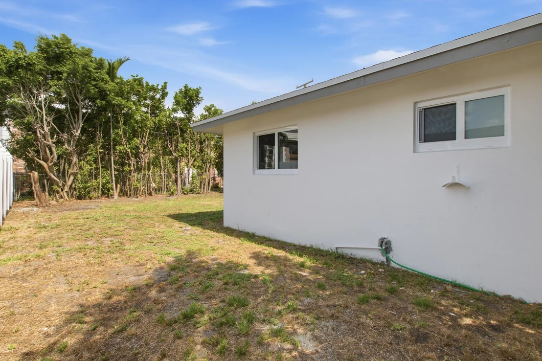 Photo of 401 SE 1st Avenue