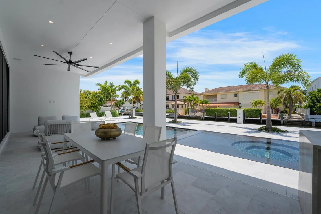 Photo of 948 Banyan Drive