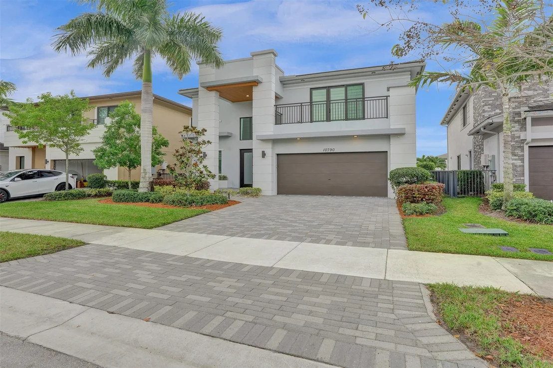 Photo of 10790 Pacifica Way