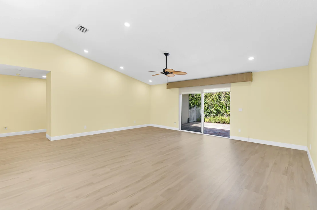 Photo of 2685 Riviera Drive