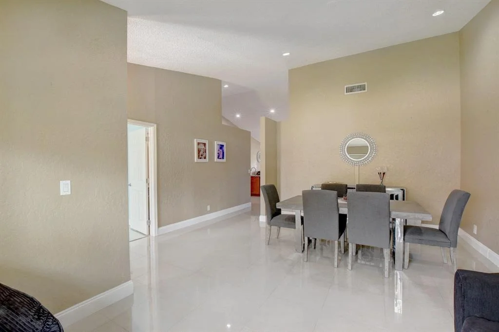 Photo of 11080 Lakeaire Circle