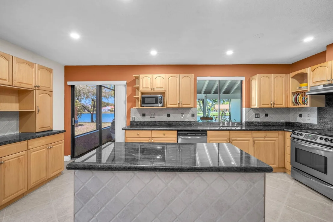 Photo of 2097 Montpeliar