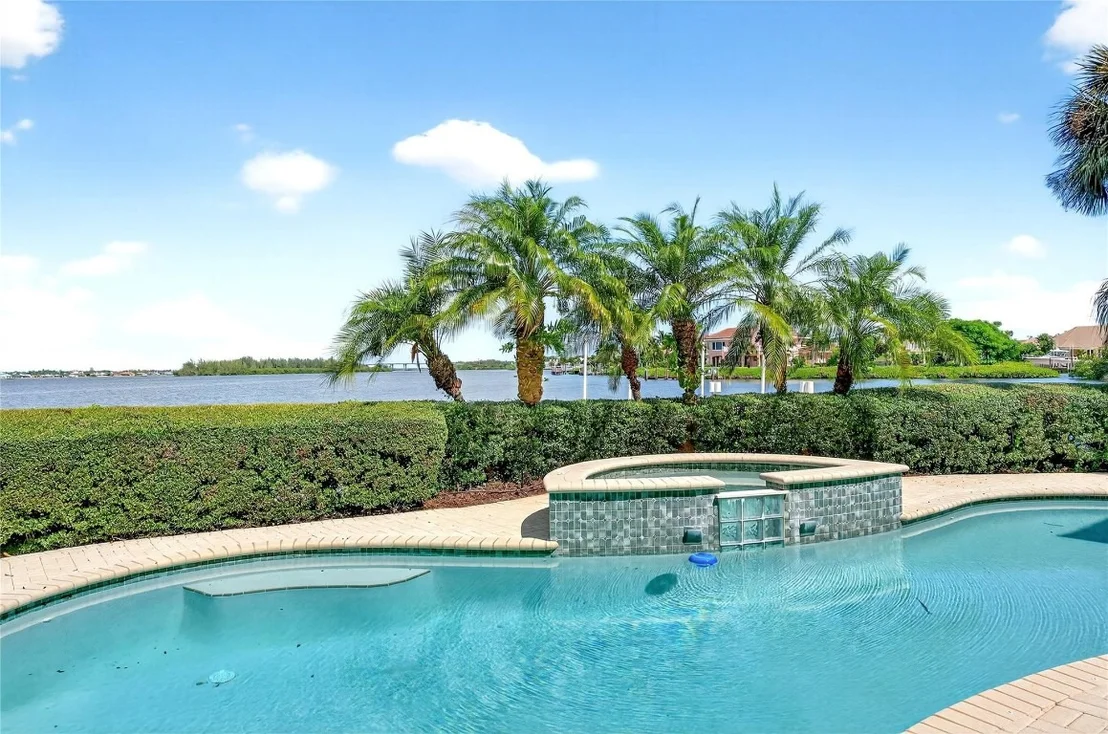 Photo of 505 Tulip Lane