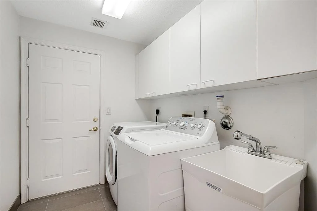 Photo of 2677 Danforth Terrace