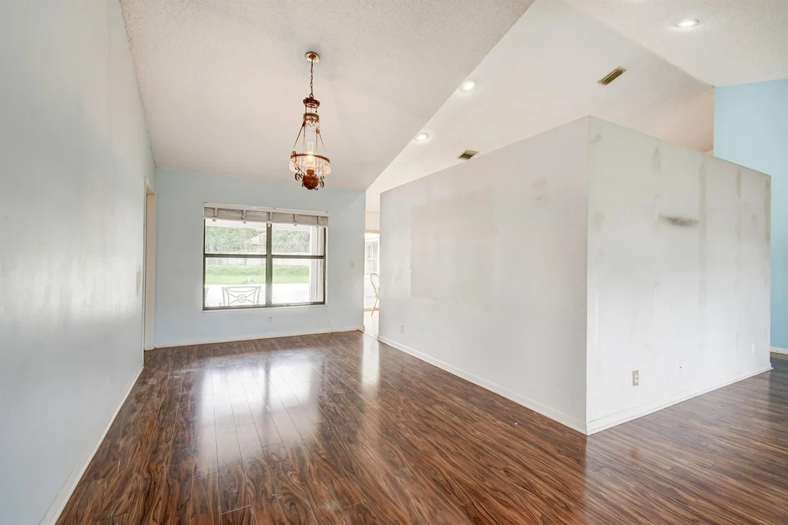 Photo of 5822 Sun Pointe Circle
