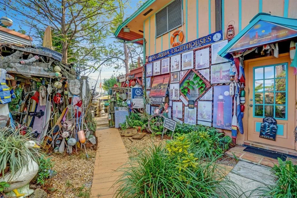 Photo of 19464 Pine Tree Drive