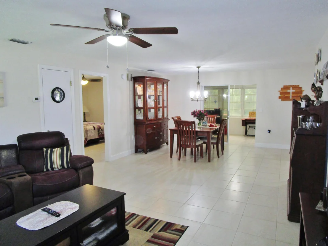 Photo of 541 SE 35th Terrace