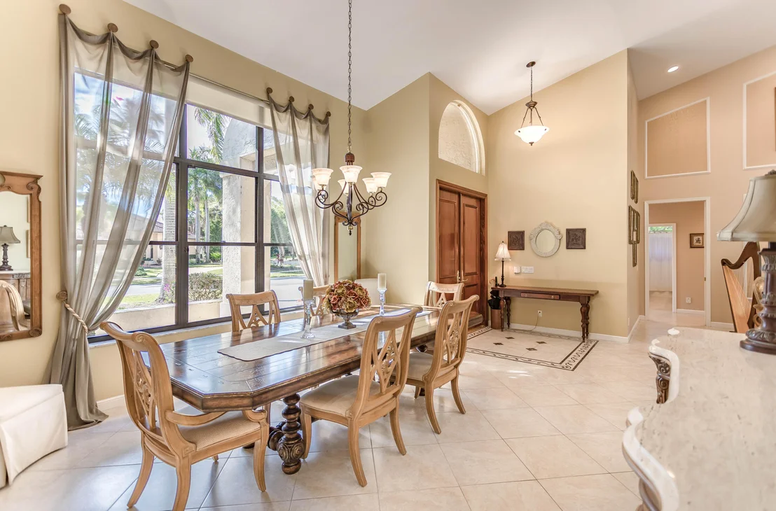 Photo of 4905 Oxford Circle