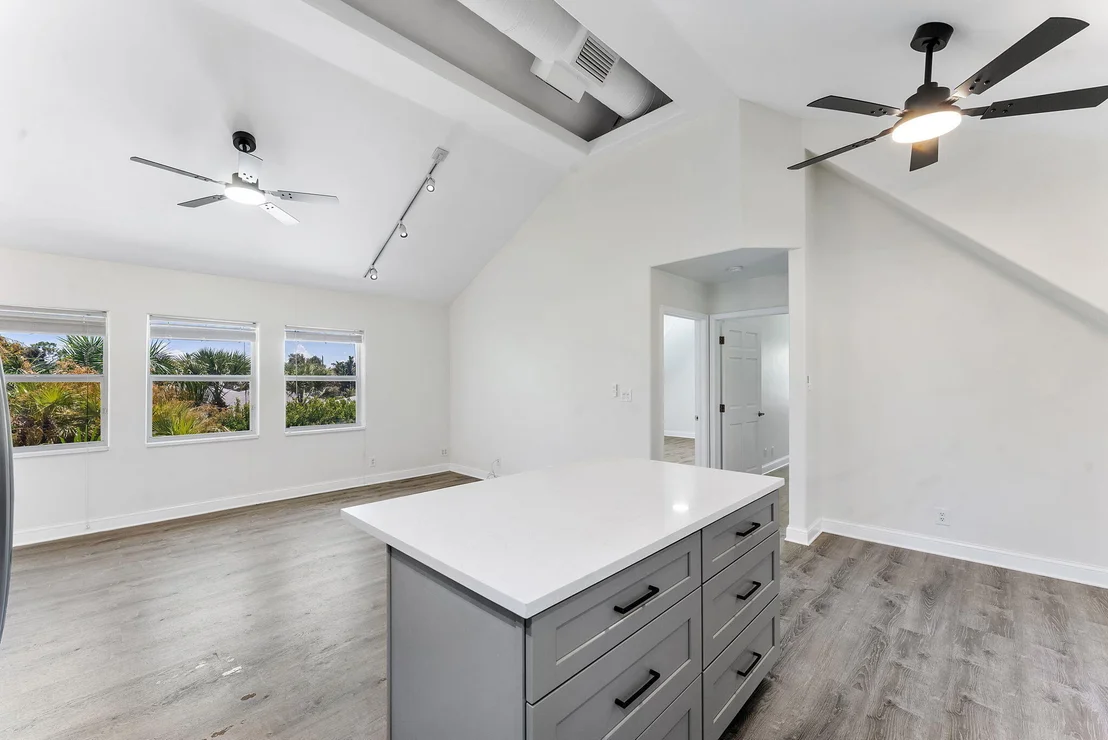 Photo of 7044 Thompson Road