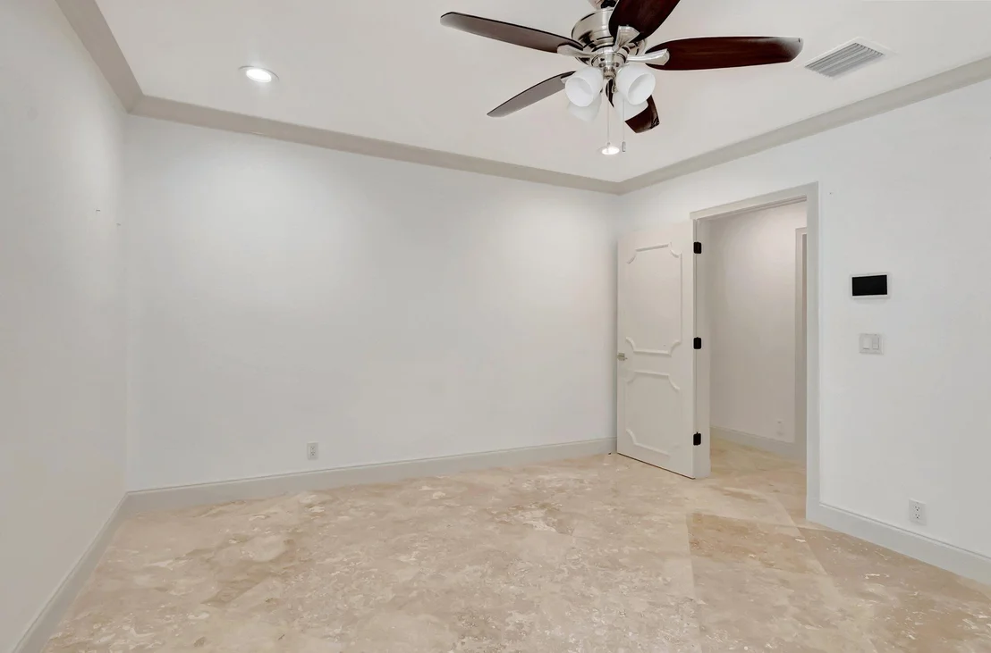 Photo of 930 N Parkside Cir Circle N