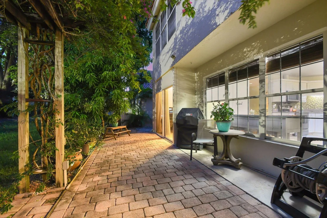 Photo of 5565 American Circle