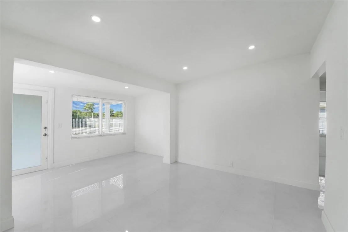 Photo of 2396 Service Road