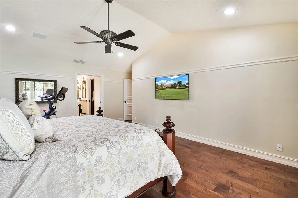 Photo of 4443 Pine Tree Drive