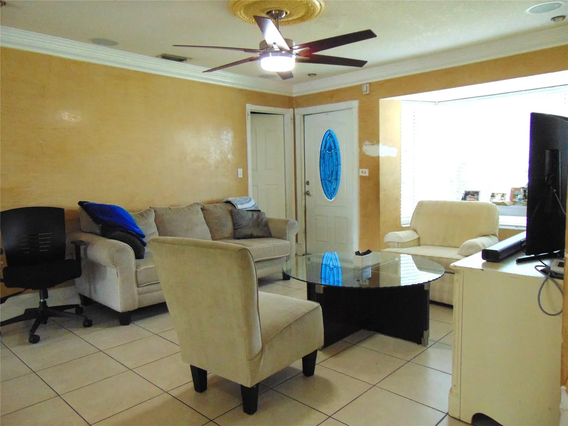 Photo of 6512 NW 9th Street