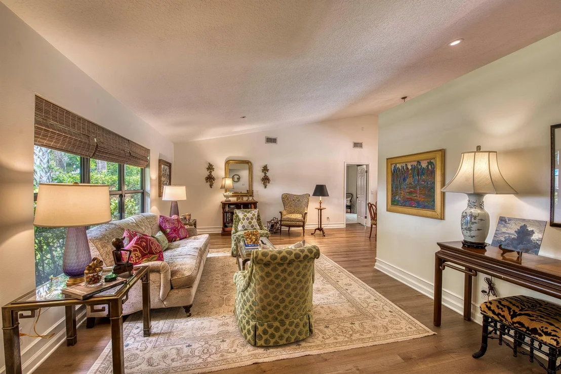 Photo of 18402 Lake Bend Drive