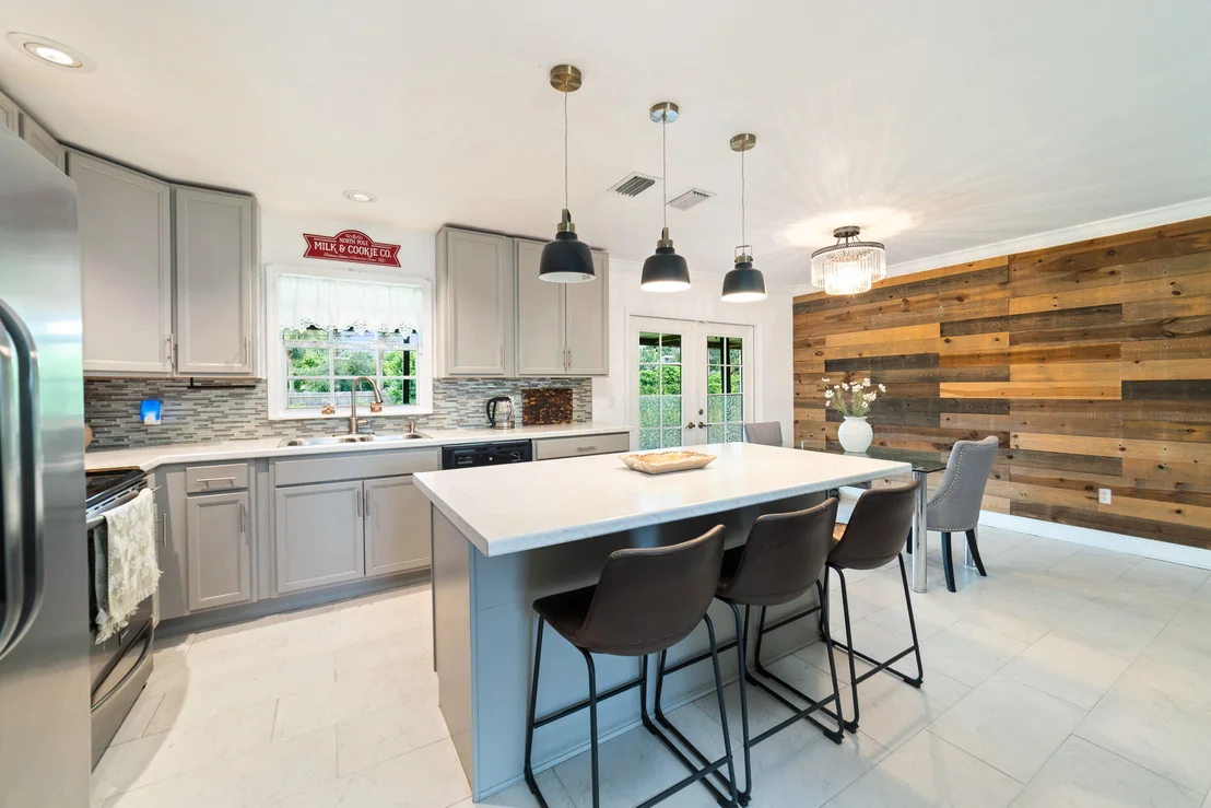 Photo of 110 W Mango Road