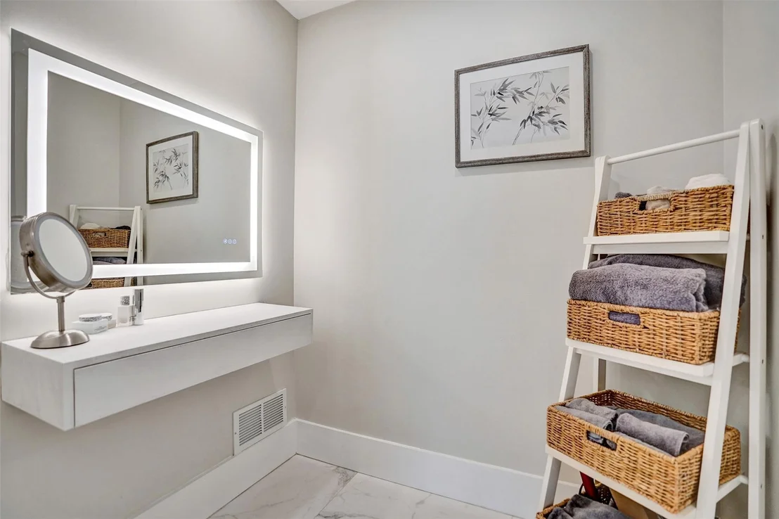 Photo of 21464 Bridge View Drive
