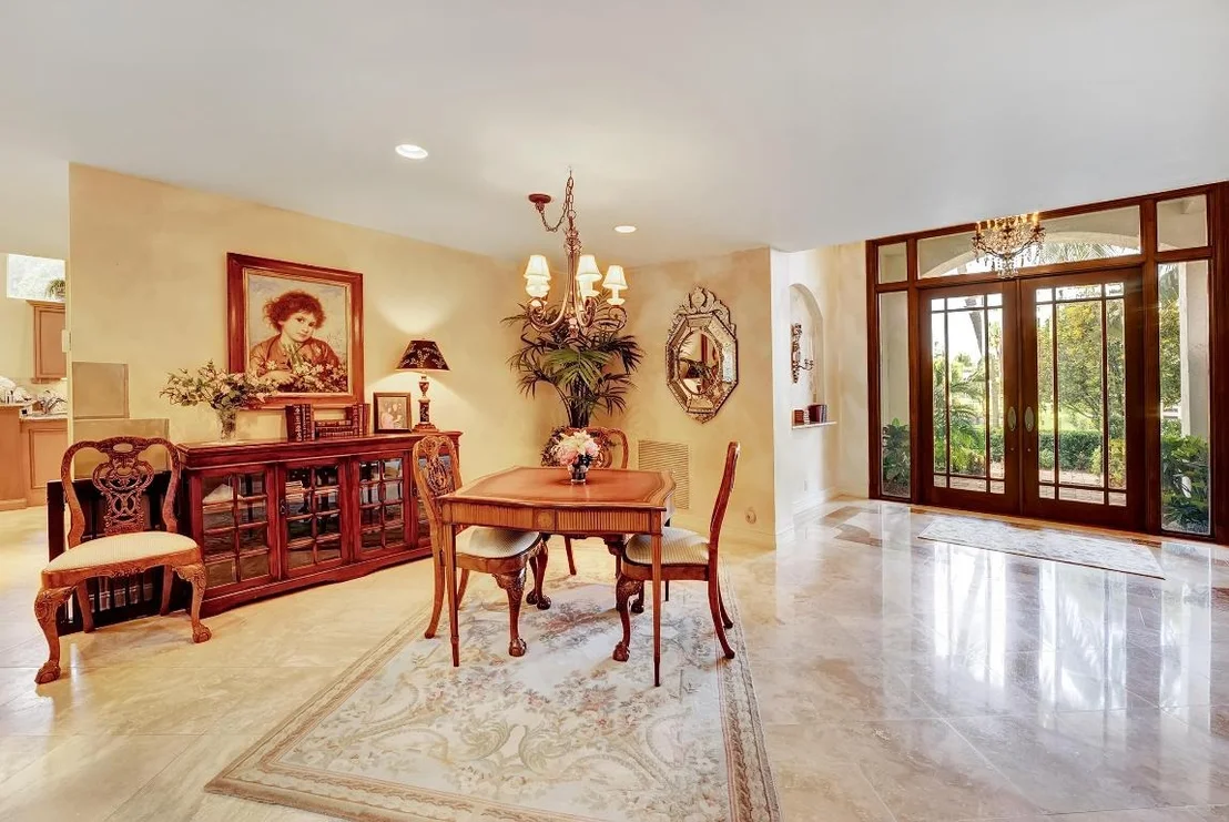 Photo of 4590 Live Oak Boulevard