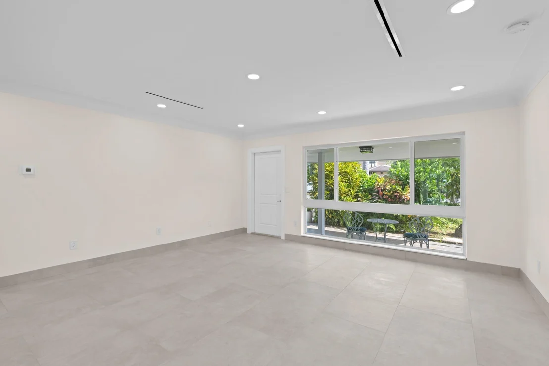 Photo of 391 SE 7th Avenue