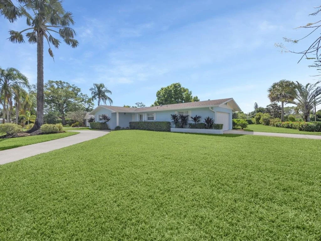 Photo of 1580 NW Lakeside Trail
