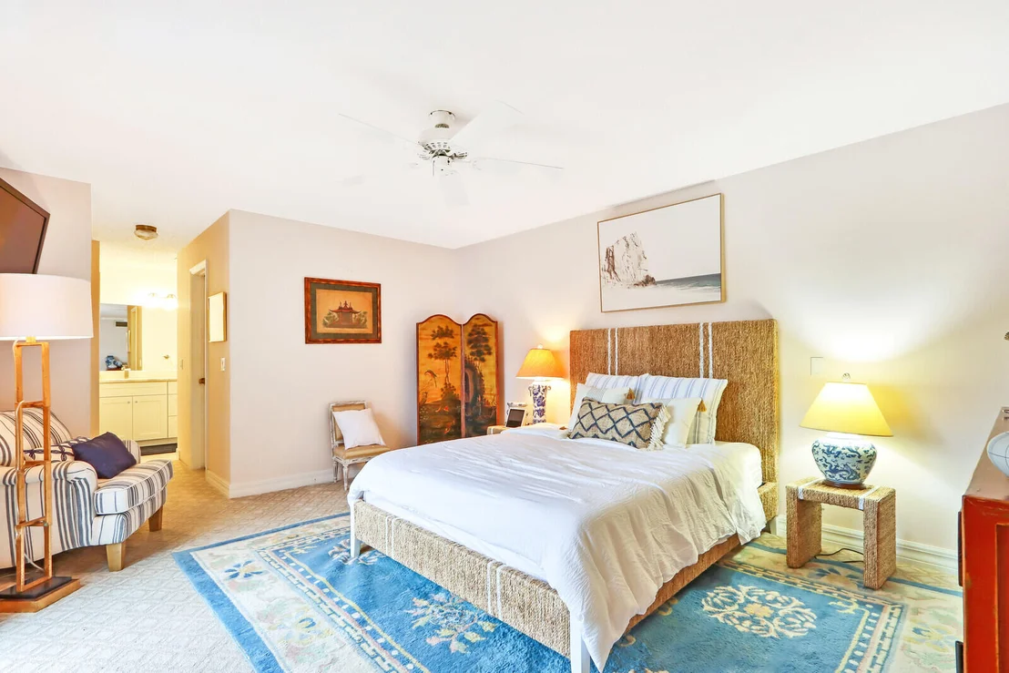 Photo of Unit 18D at 1420 Ocean Way