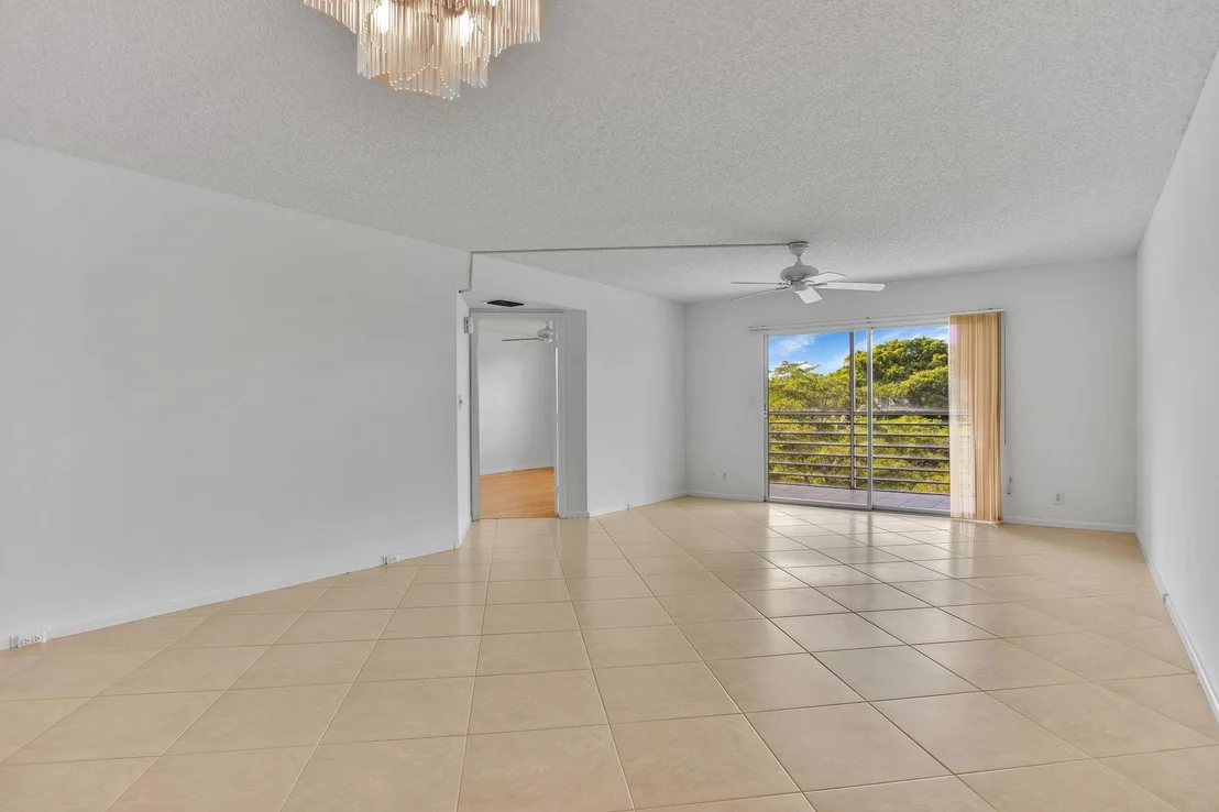 Photo of Unit D4 at 1601 Abaco Drive
