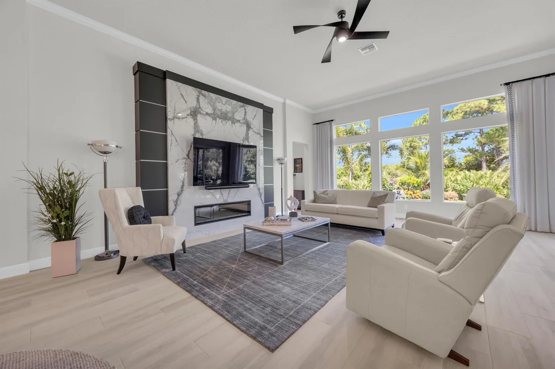 Photo of 718 SW Riverwatch Place