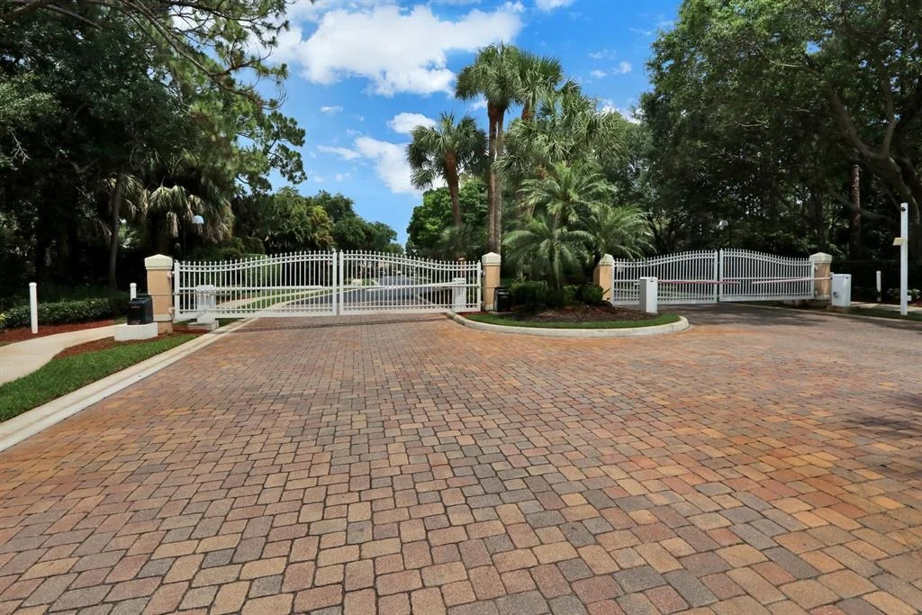 Photo of 170 Bent Tree Drive