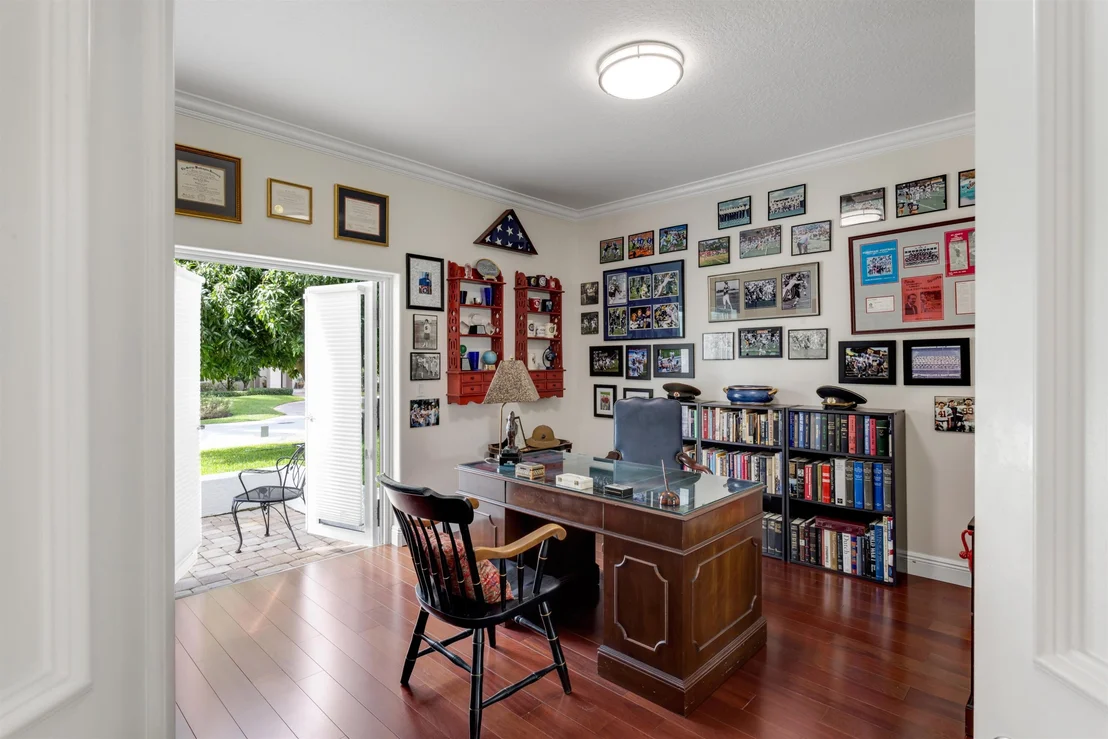 Photo of 917 Iris Drive