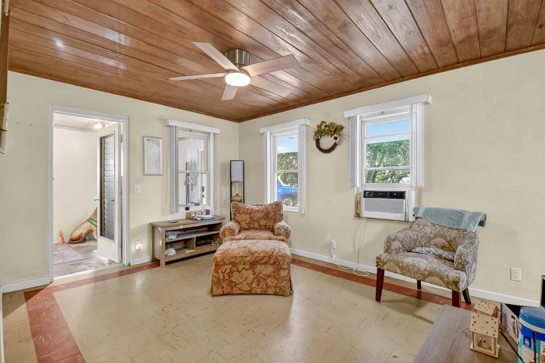 Photo of 3582 Davis Road
