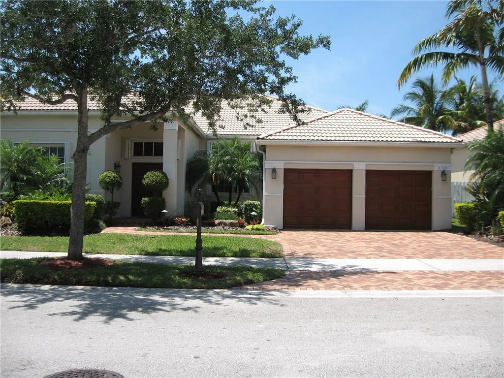 Photo of 839 Heritage Drive