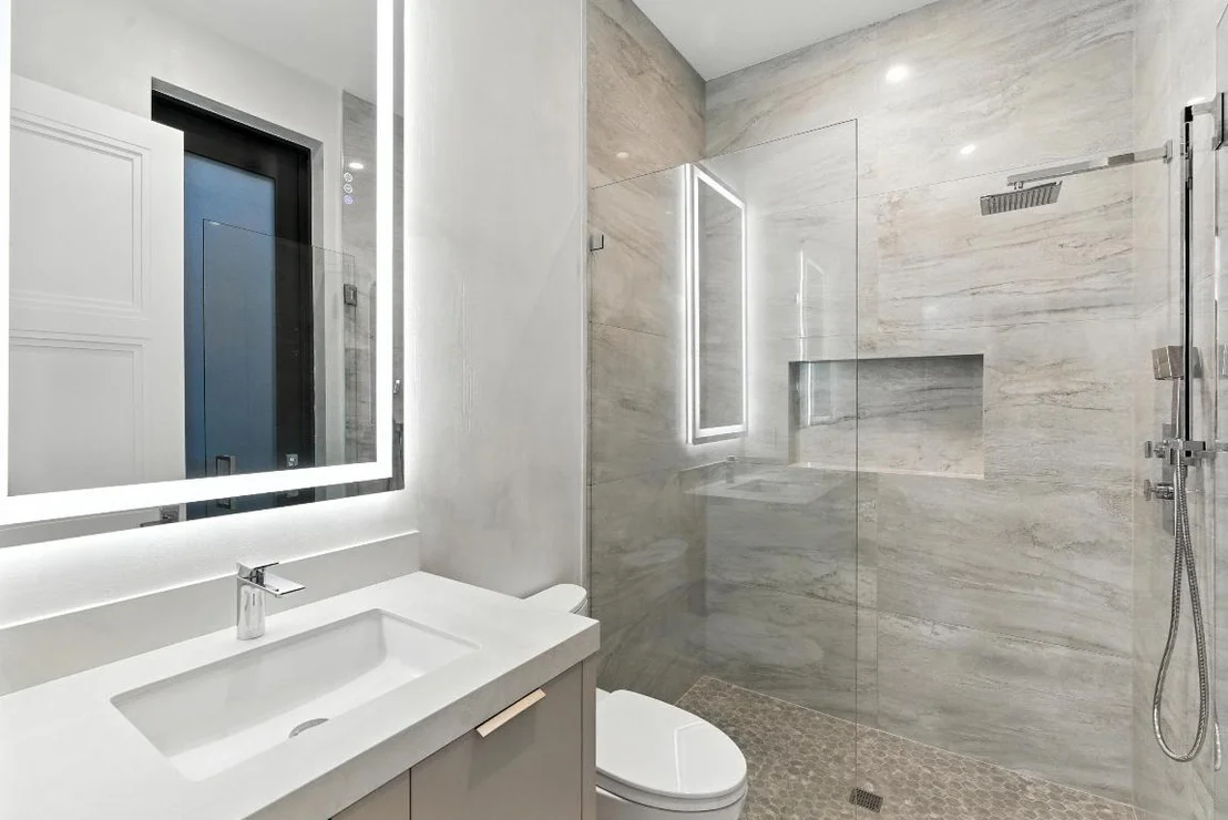 Photo of 700 NE 29th Place