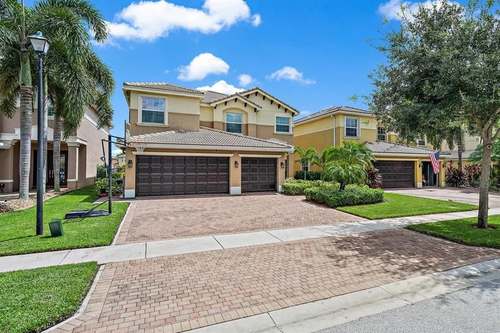 Photo of 7994 Emerald Winds Circle