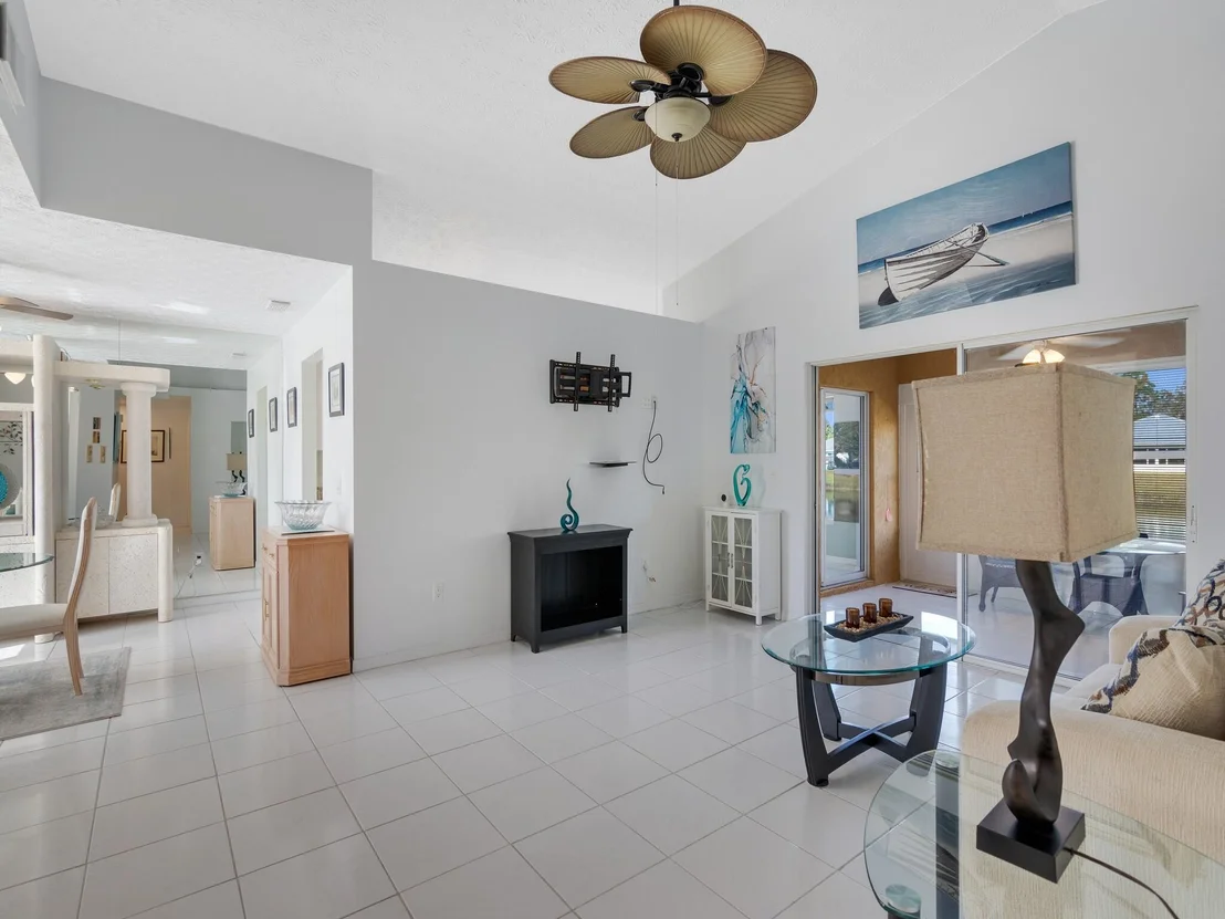 Photo of 6713 Gaviota