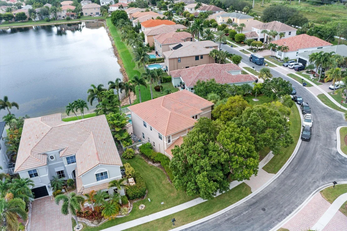 Photo of 1282 Beacon Circle