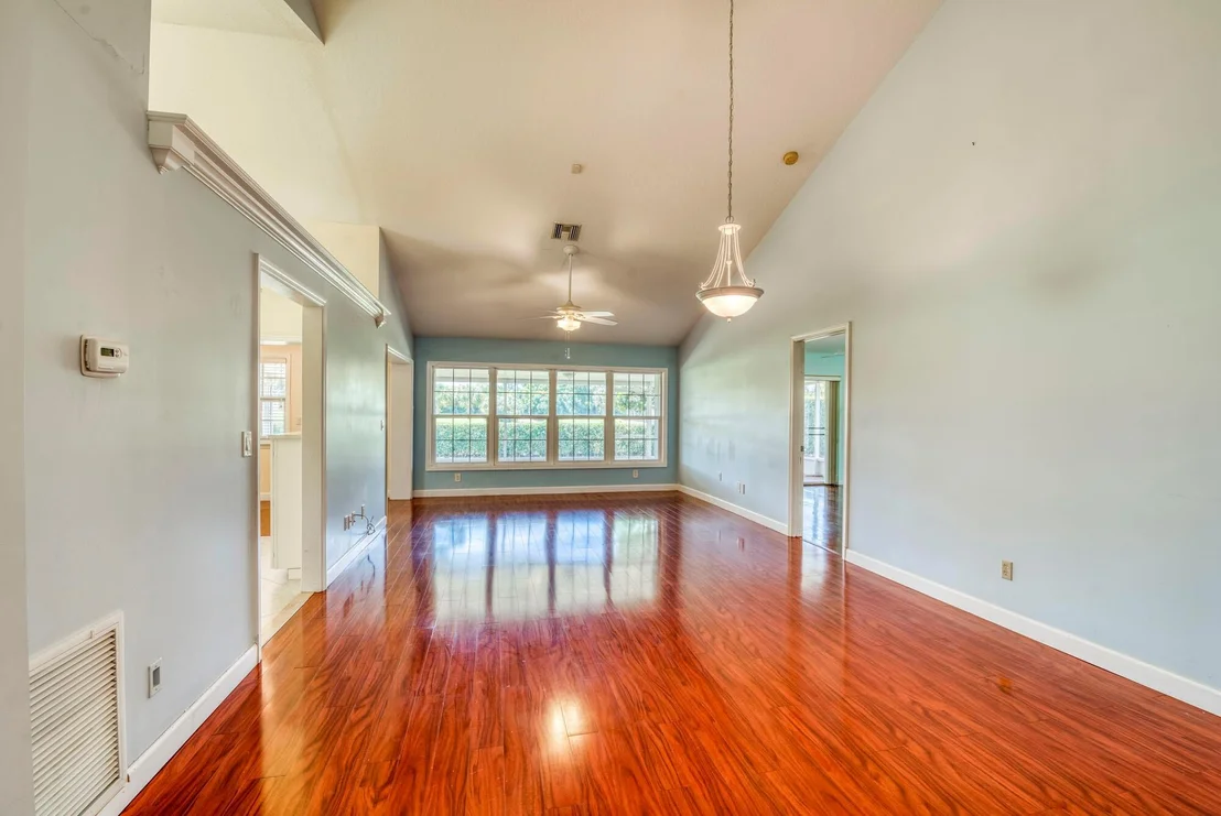 Photo of 310 Moccasin Trail W
