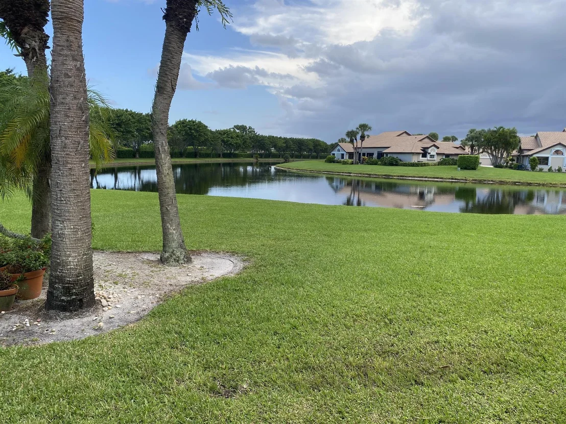 Photo of 7134 Le Chalet Boulevard