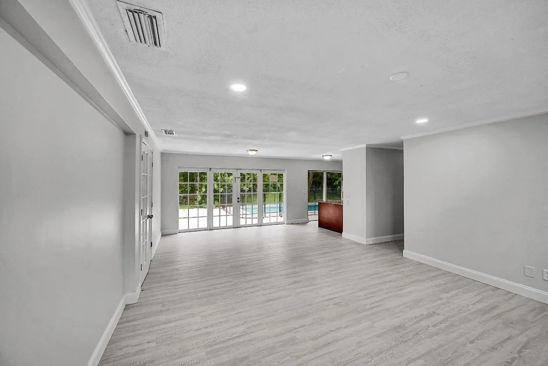 Photo of 6952 Tradewind Way