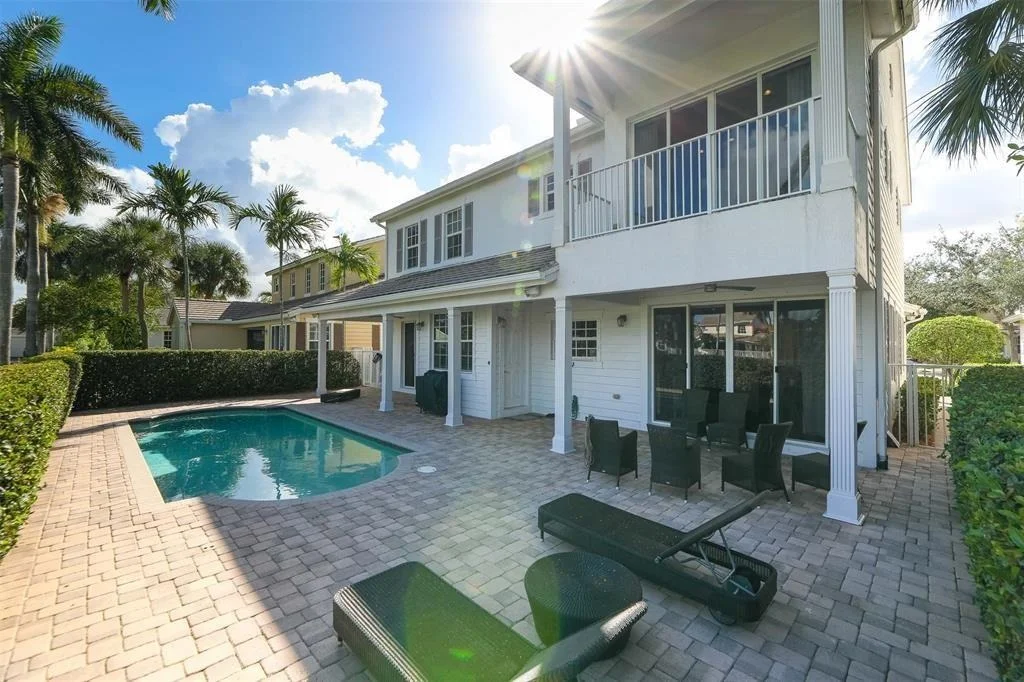 Photo of 4734 Lakeside Terrace